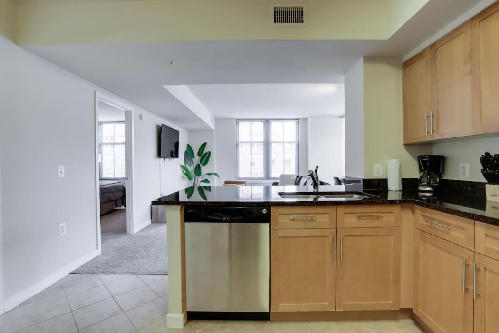 Fantastic 2 Bedroom Condo At Pentagon City Arlington Exterior foto